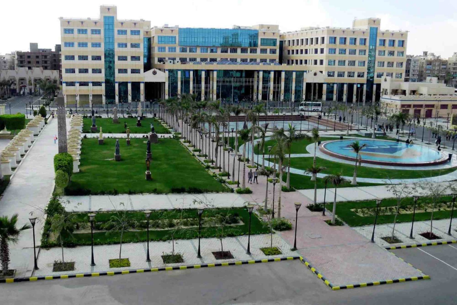 كلية السياحة والفنادق جامعة قناة السويس