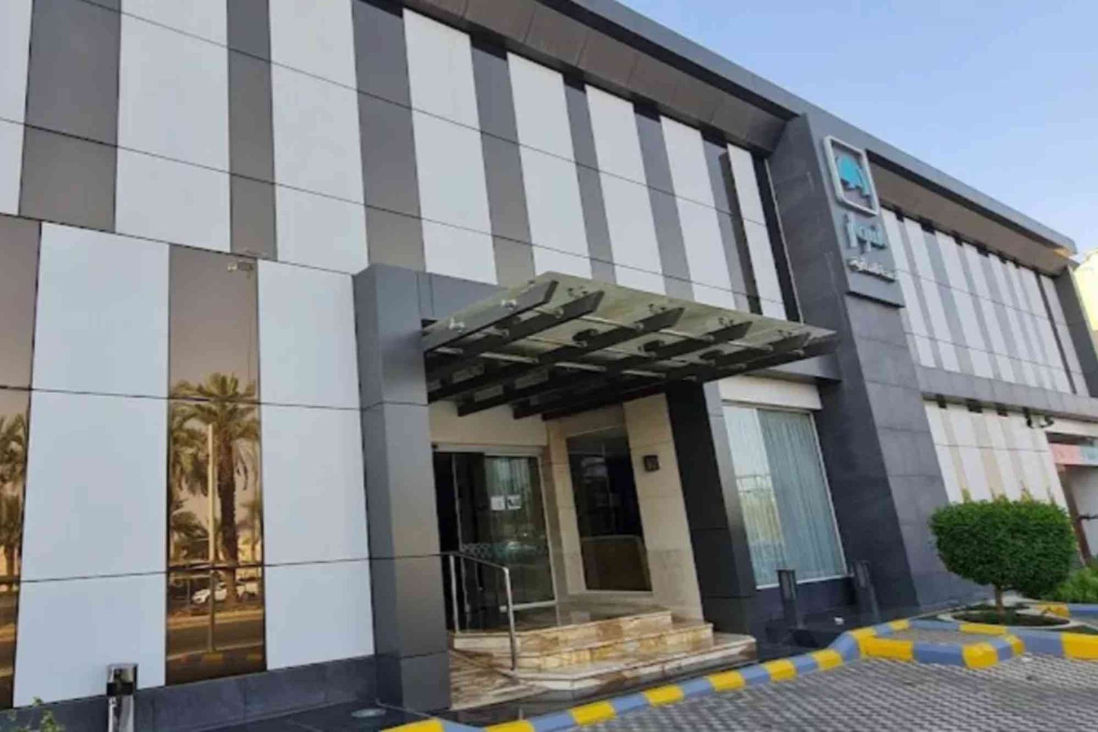 فندق اسوار