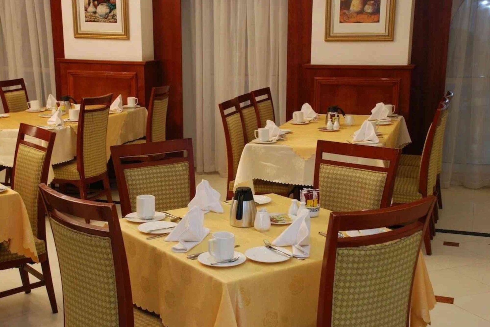 فندق الروضة رويال ان