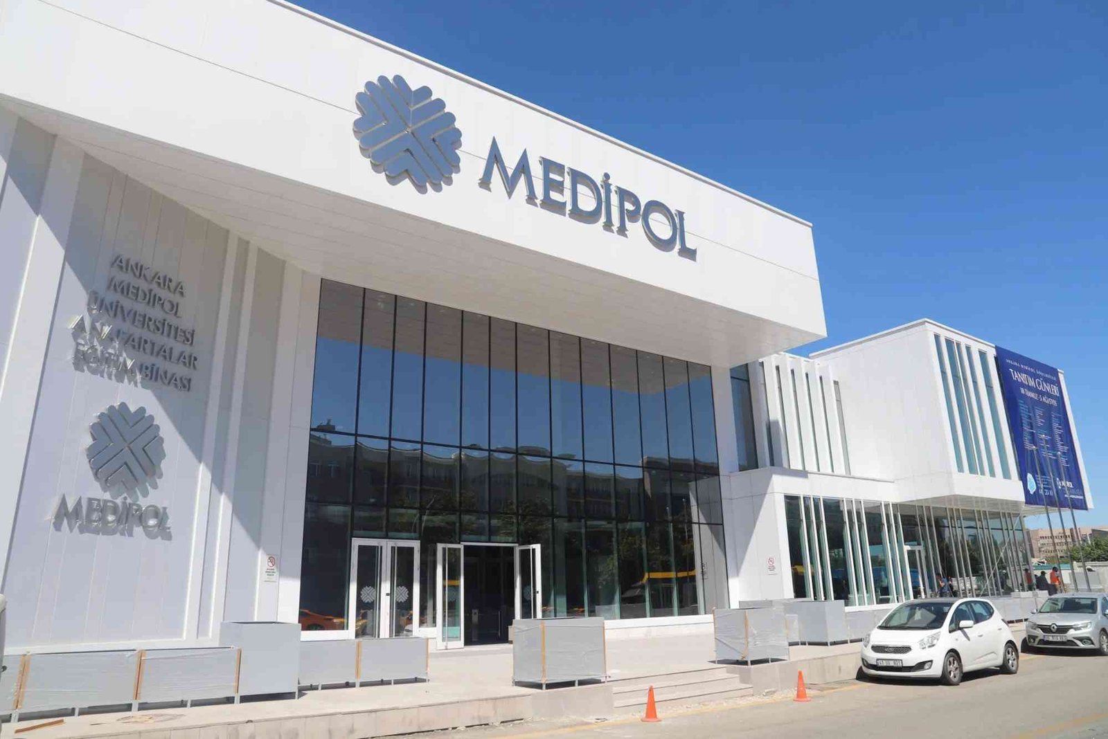 هل يمكن التقديم لجامعة ميديبول بدون يوس